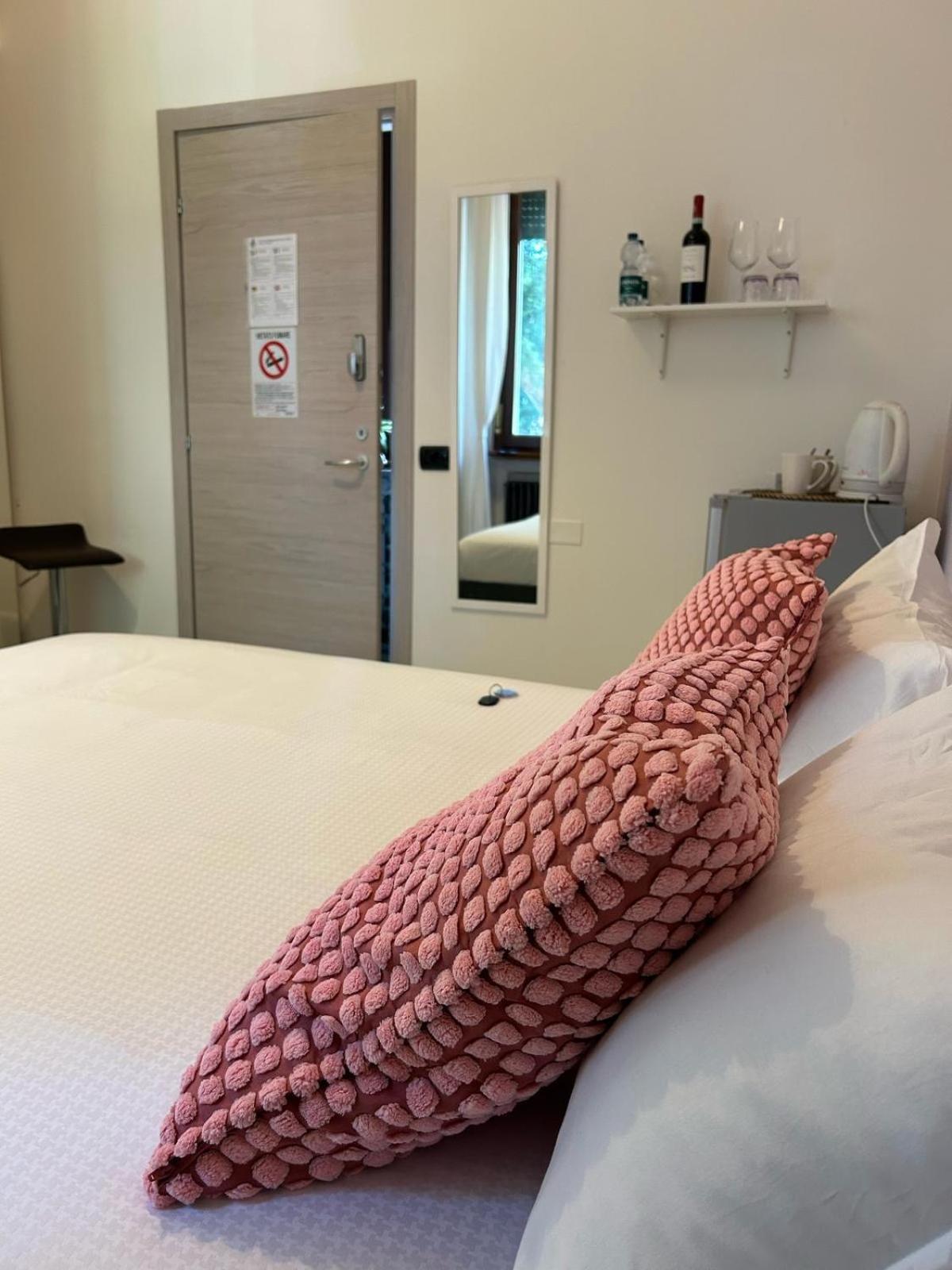 Casa Giulietta Hotel Desenzano del Garda Luaran gambar