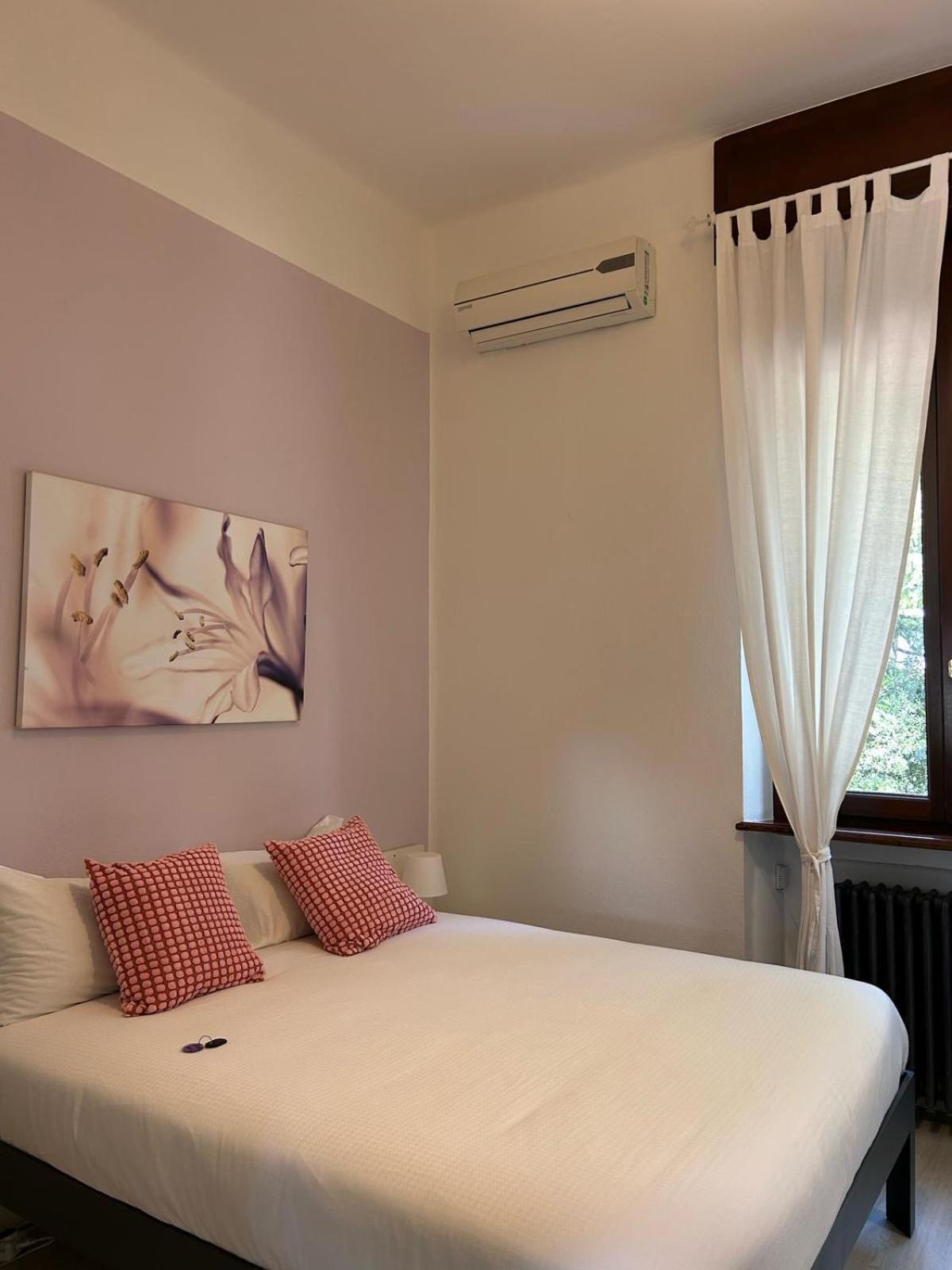 Casa Giulietta Hotel Desenzano del Garda Luaran gambar