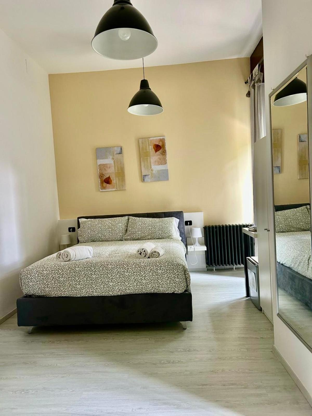 Casa Giulietta Hotel Desenzano del Garda Luaran gambar